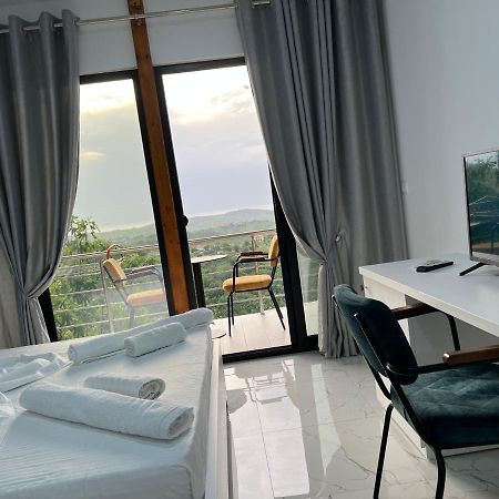 Restorant Hotel Xheni Durrës Eksteriør billede