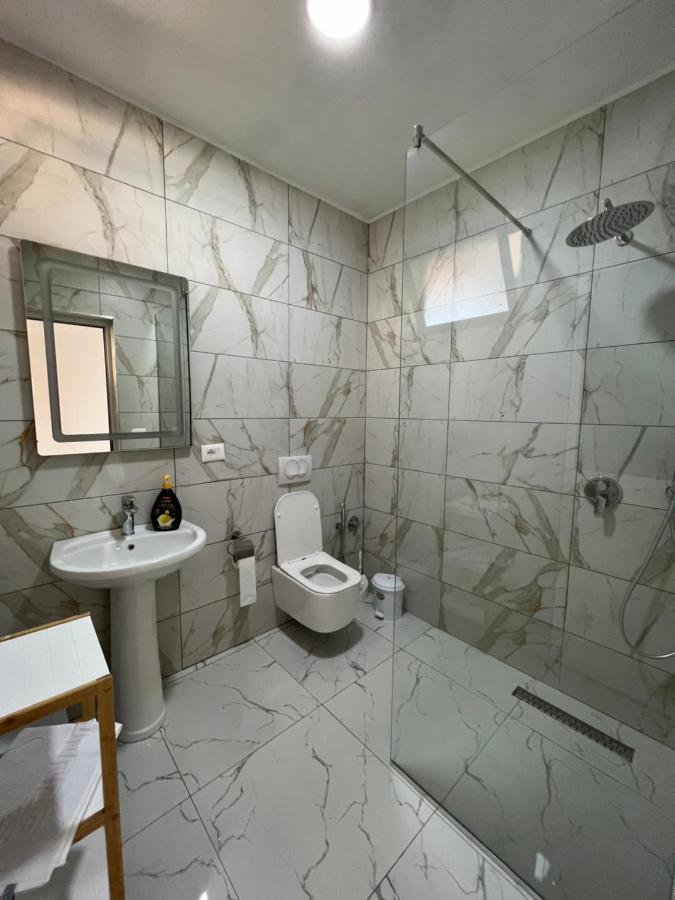 Restorant Hotel Xheni Durrës Eksteriør billede
