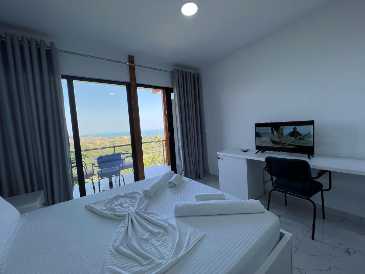 Restorant Hotel Xheni Durrës Eksteriør billede
