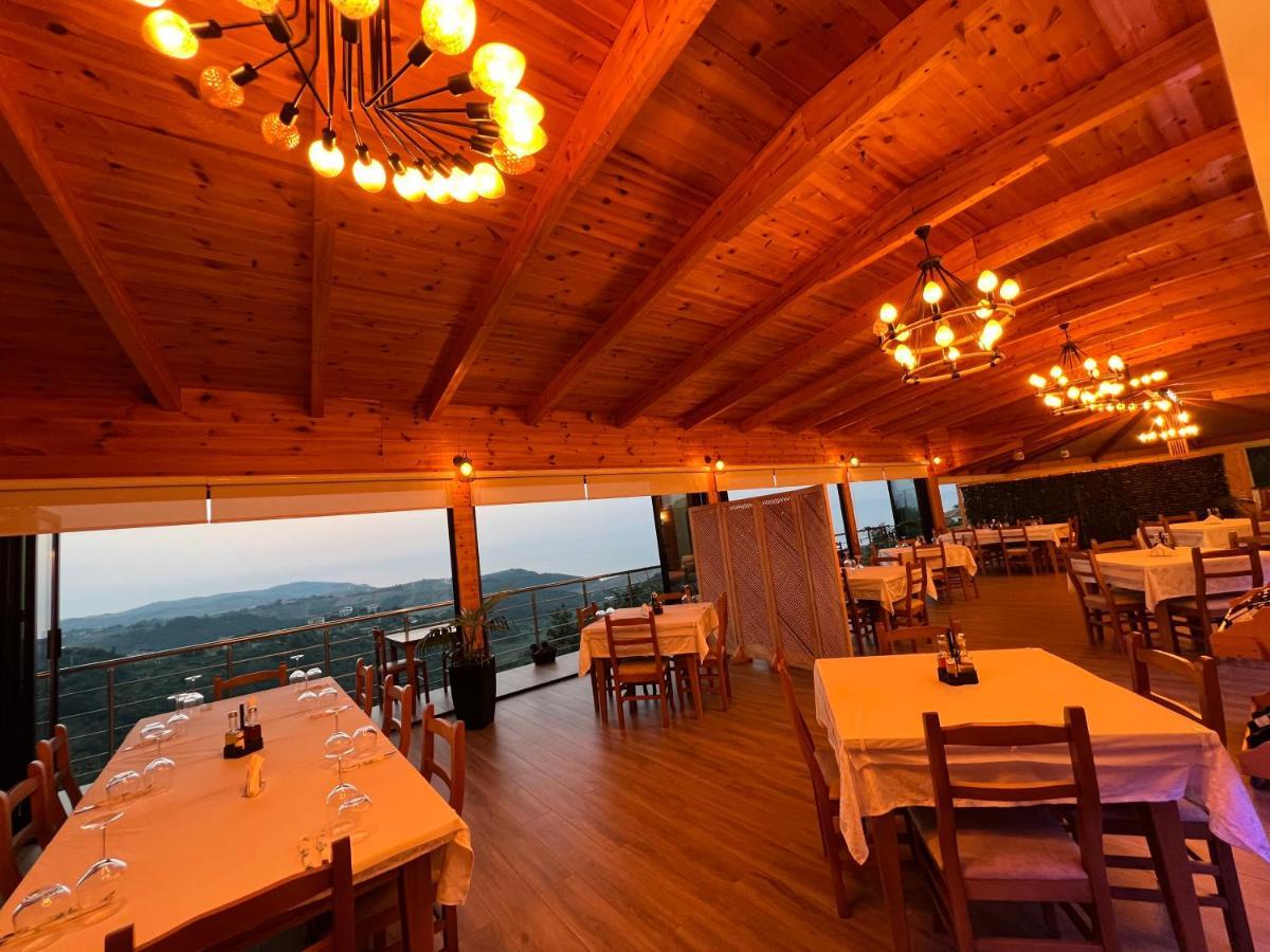 Restorant Hotel Xheni Durrës Eksteriør billede