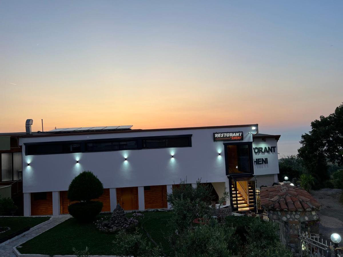 Restorant Hotel Xheni Durrës Eksteriør billede