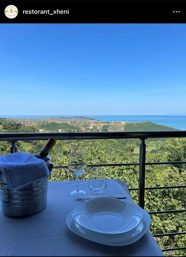 Restorant Hotel Xheni Durrës Eksteriør billede